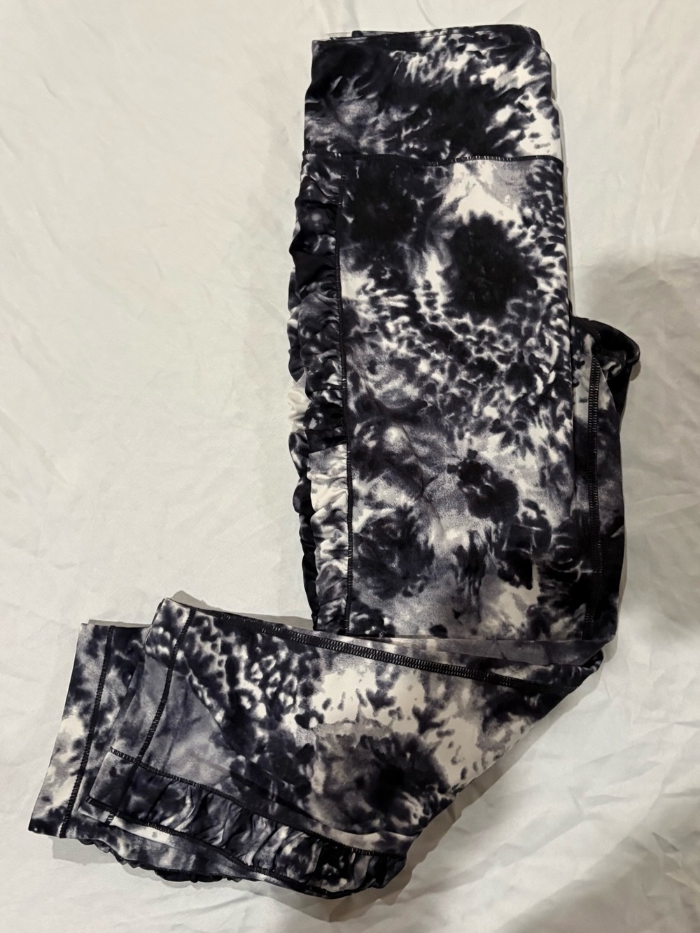 Calvin Klein Performance Black & White Tie-Dye Cropped Legging’s
